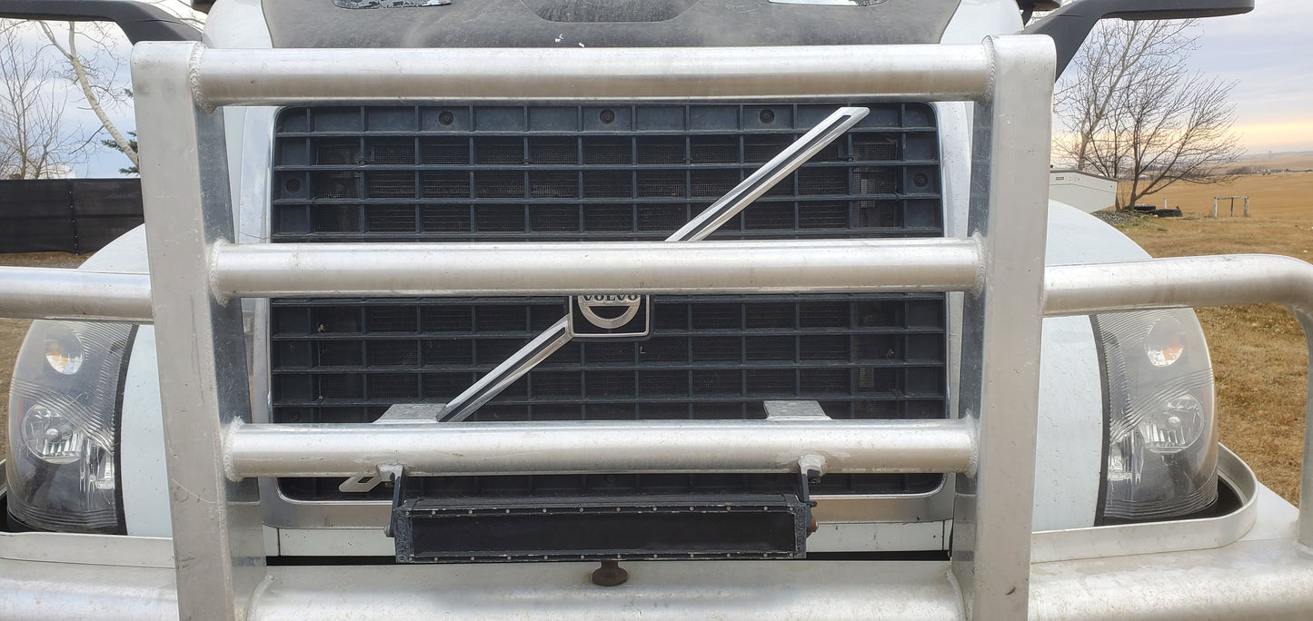 CANStep Volvo Model VNL Gen 2 - Only Years 2004 to 2017- (One Step Assembly Fits Driver or Passenger)