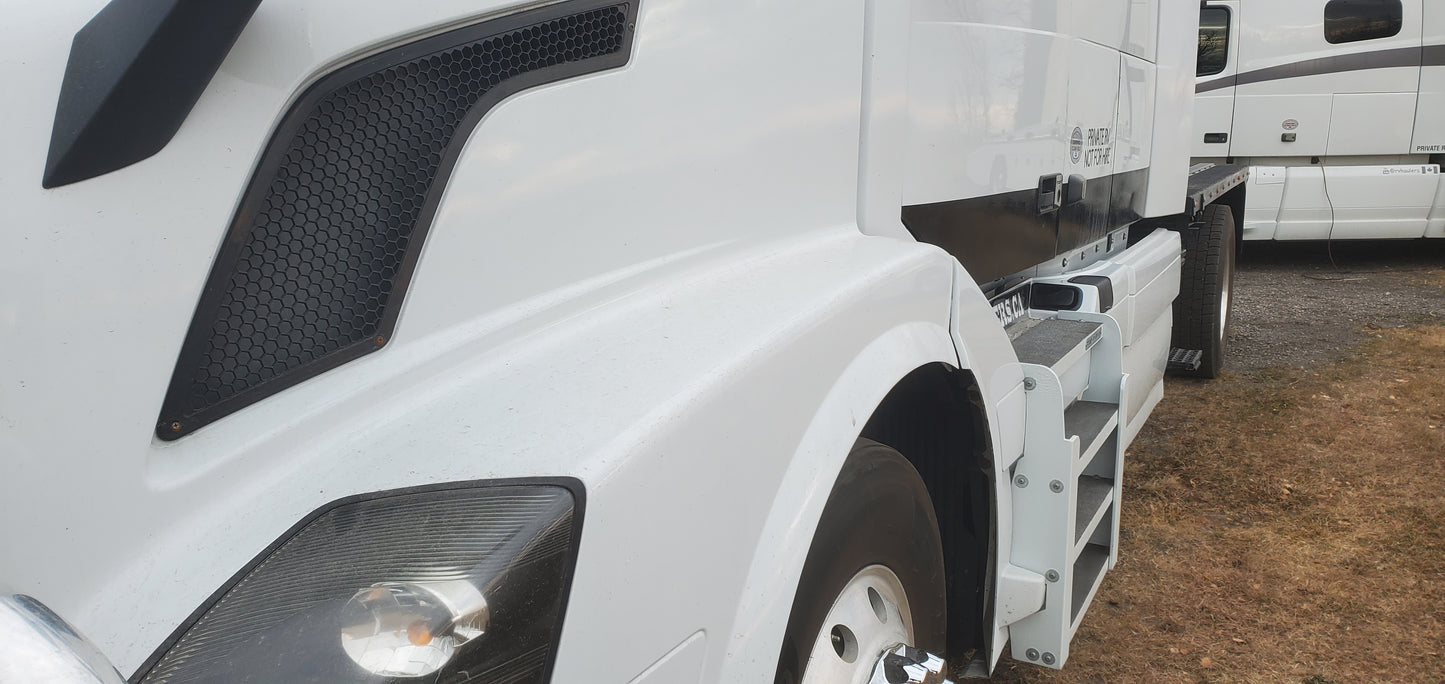 CANStep Volvo Model VNL Gen 2 - Only Years 2004 to 2017- (One Step Assembly Fits Driver or Passenger)