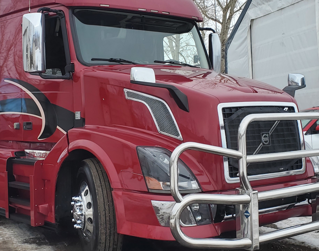 CANStep Volvo Model VNL Gen 2 - Only Years 2004 to 2017- (One Step Assembly Fits Driver or Passenger)