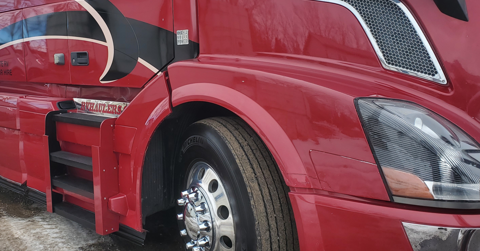 CANStep Volvo Model VNL Gen 2 - Only Years 2004 to 2017- (One Step Assembly Fits Driver or Passenger)